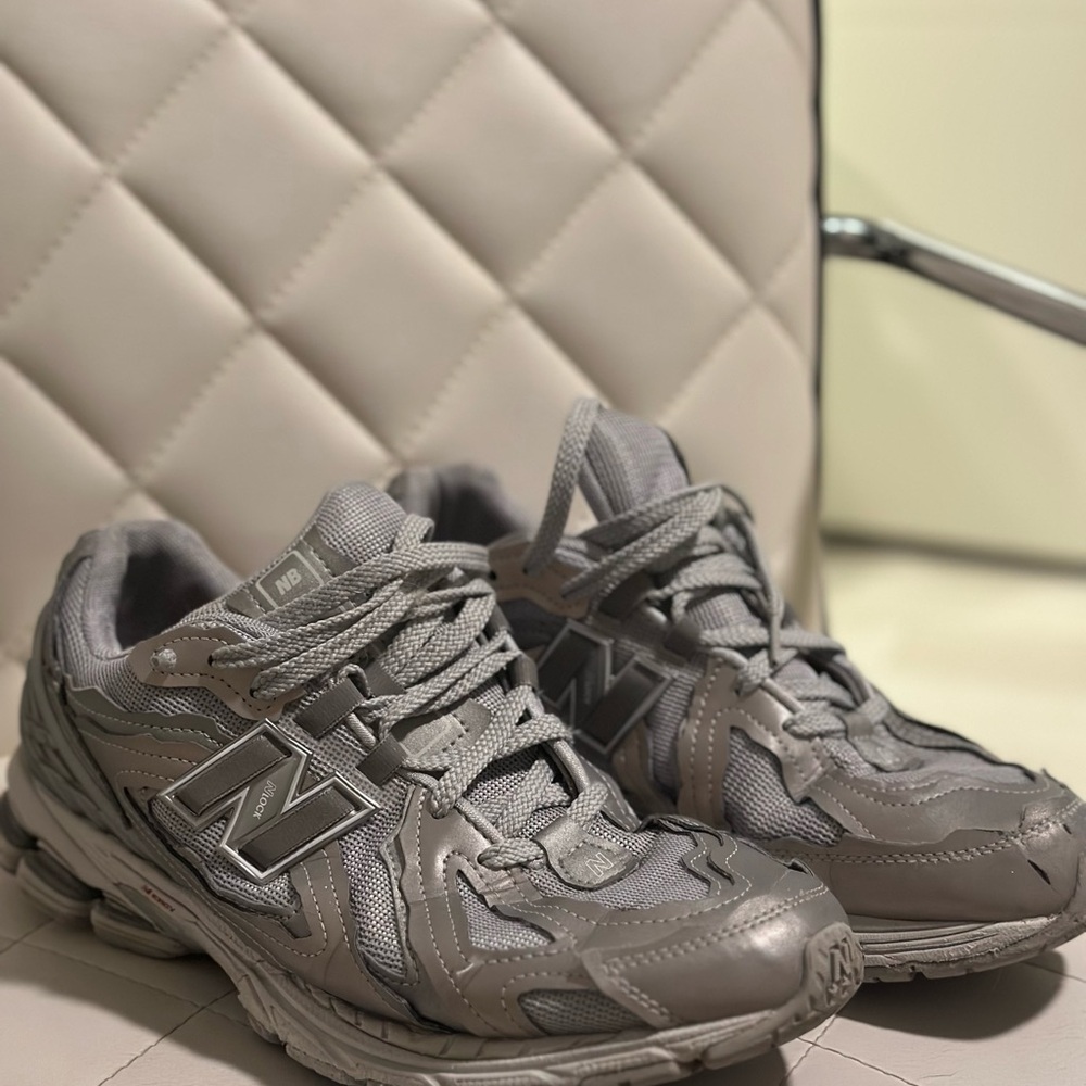 New Balance Men's Gray Running Shoes